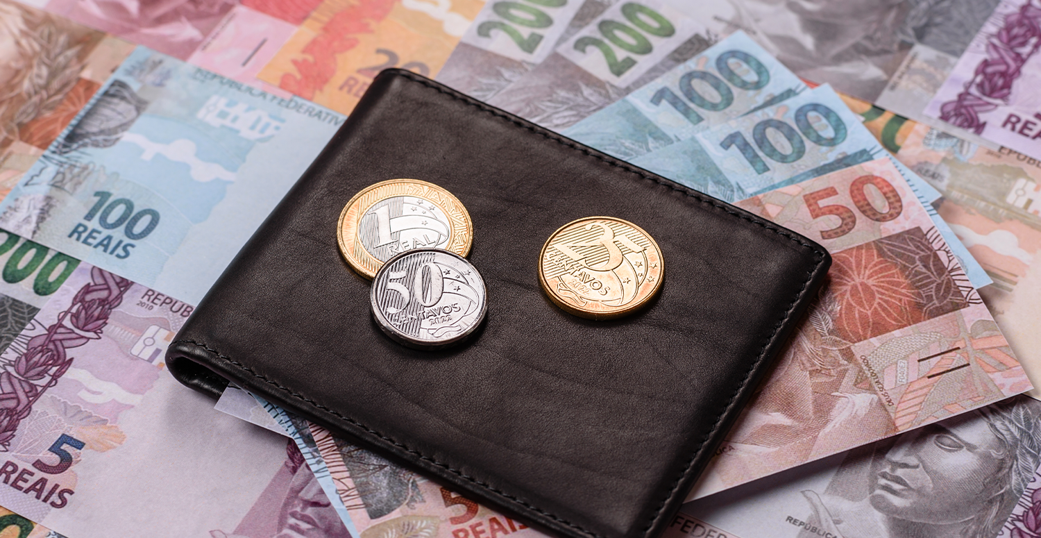 Salário complessivo: o que é, por que é proibido e quais os riscos