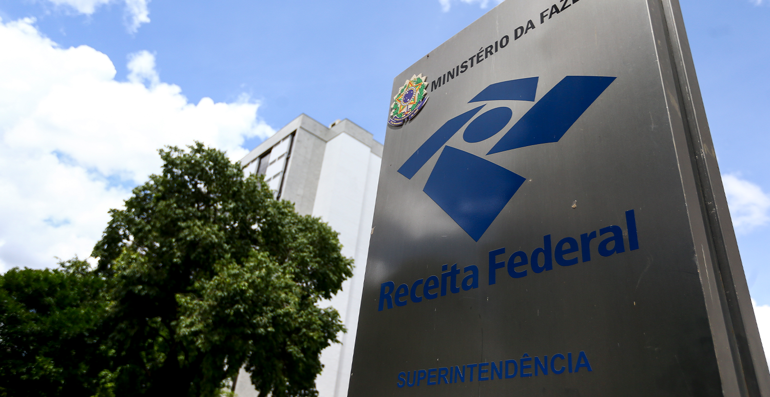 Receita esclarece retenção previdenciária para optantes pela CPRB